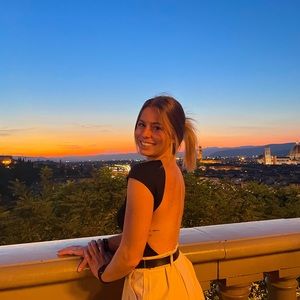 Meet your Posher, Avery